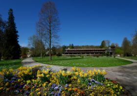 Gradierwerk im Frühling